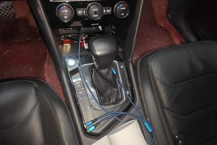 Used Volkswagen Tiguan L 2017 330TSI Automatic Two-Wheel Drive Luxury Edition Gear Lever