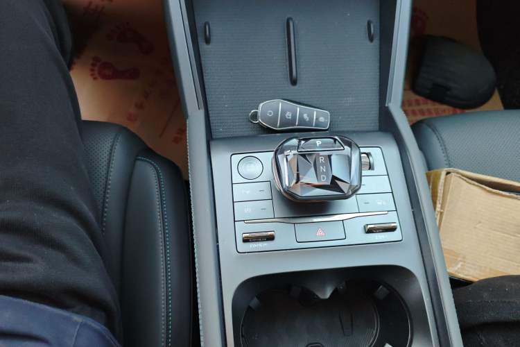 Used BYD Qin L 2025 DM-i Smart Drive 80KM Leading Model