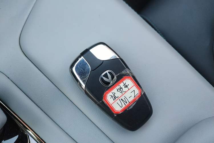 Used Changan UNI-Z New Energy 2024 Blue Whale Smart Electric iDD 125km Excellence Model
