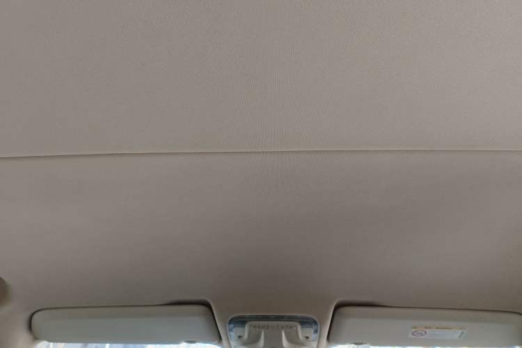 Used Mercedes-Benz Vito 2018 2.0T Elite Version 9 Seats China VI Emission Standard Headliner