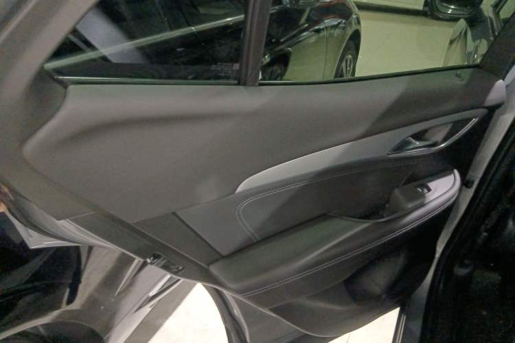 Used Buick Envision 2025 25T Entry-Grade Platinum Edition
