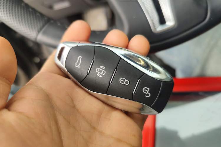 Used Hongqi HS7 PHEV 2024 2.0T PHEV Four-Wheel Drive Flagship Edition 7 Seats Interior 1