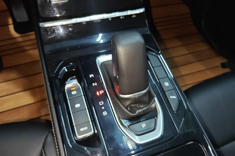 Used Wuling Victory 2020 1.5T CVT Flagship Edition Gear Lever