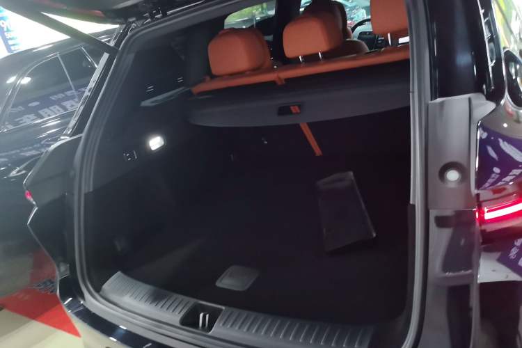 Used Li Auto L6 2025 Pro Smart Refresh Edition Trunk