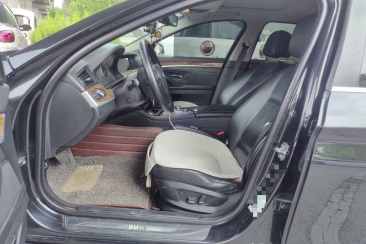 Used BMW 5 Series 2011 528Li Leading Model
