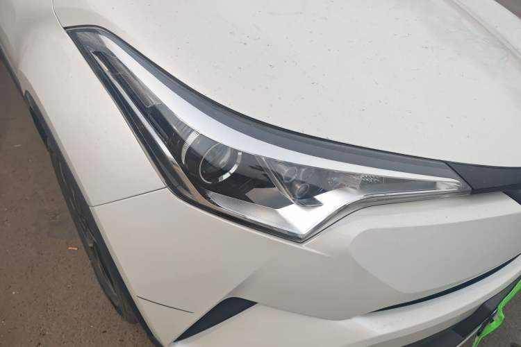 Used Toyota IZOA 2020 2.0L Enjoy Edition Right Front Headlight
