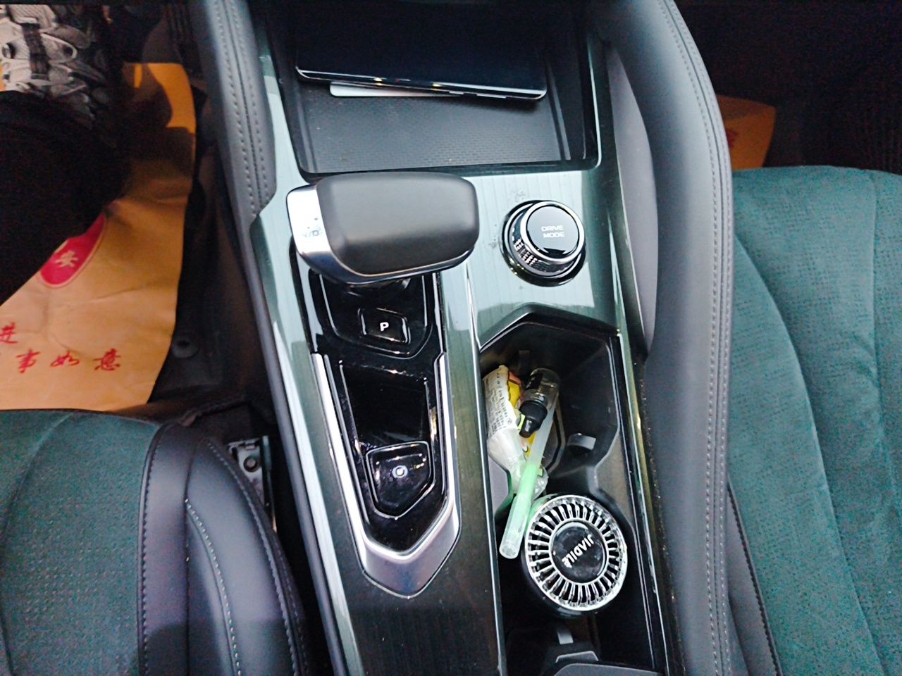 Geely Auto Monjaro L 2021 2.0TD High-Power Automatic All-Wheel Drive Luxury Version — снимка 11