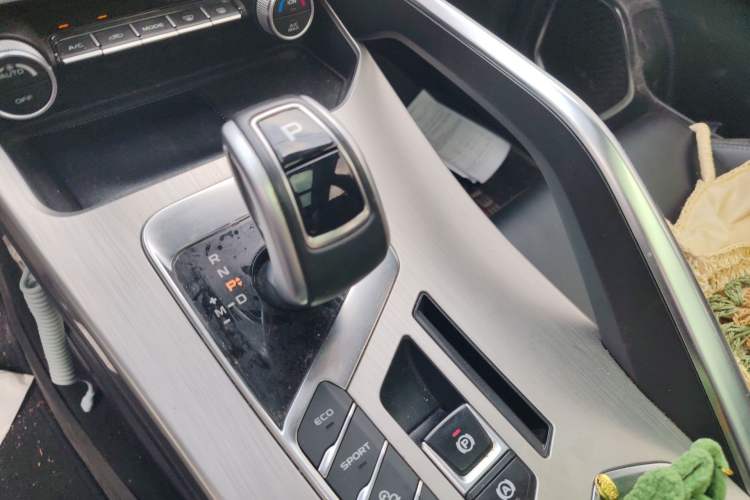 Used Geely Auto Coolray 2019 260T DCT Knight China VI Standard Gear Lever