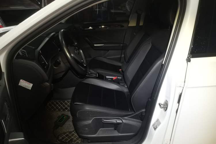 Used Volkswagen T-ROC 2020 280TSI DSG Two-Wheel Drive Comfort Version
