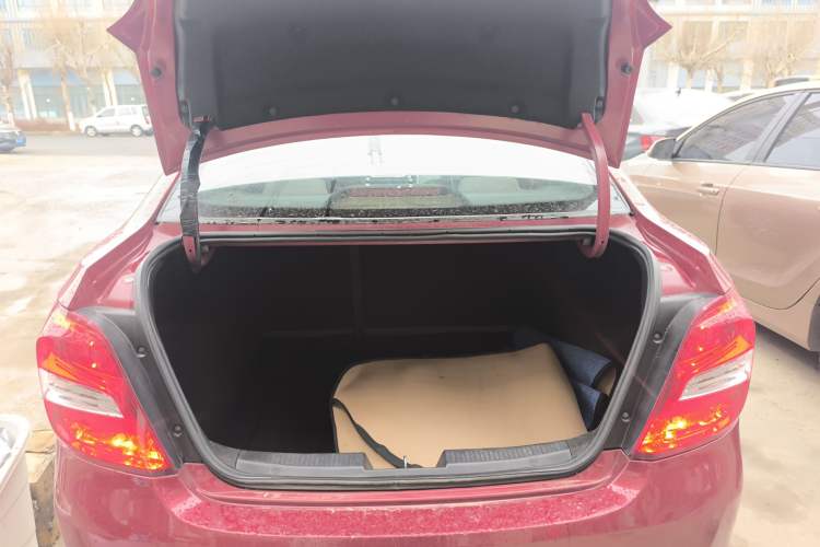 Used Chevrolet Aveo Sonic 2014 Sedan 1.4SL AT Fashion Edition Trunk