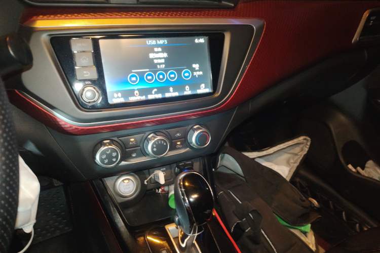 Used Nissan Lannia 2016 1.6L CVT Smart Cool Edition Audio And AC Panel