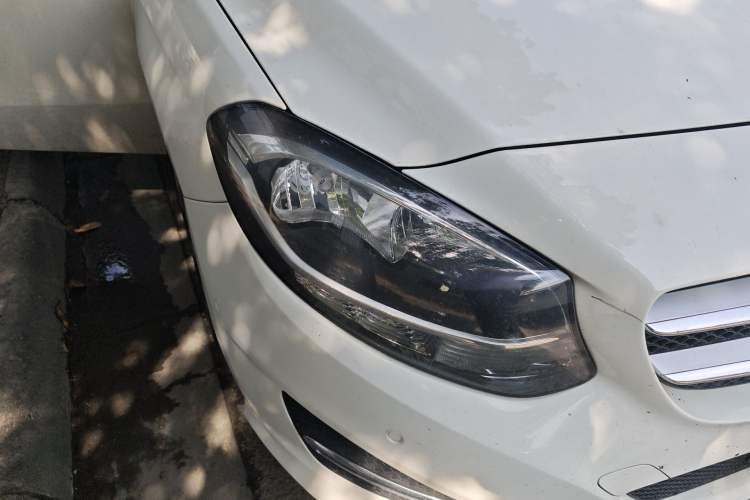 Used Mercedes-Benz B-Class 2015 B 200 Sport Edition Right Front Headlight