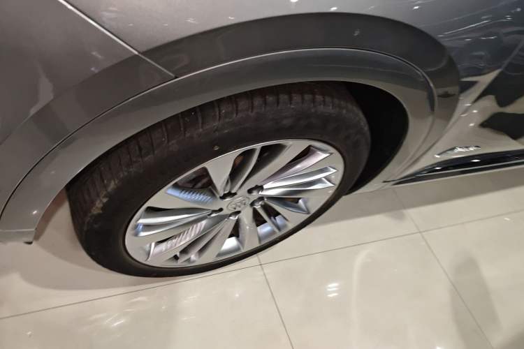 Used Buick Envision 2024 Encore Plus AWD Avenir
