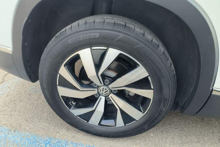 Used Volkswagen Tayron 2019 330TSI Four-Wheel Drive Luxury Version China VI Standard Right Rear Wheel Hub