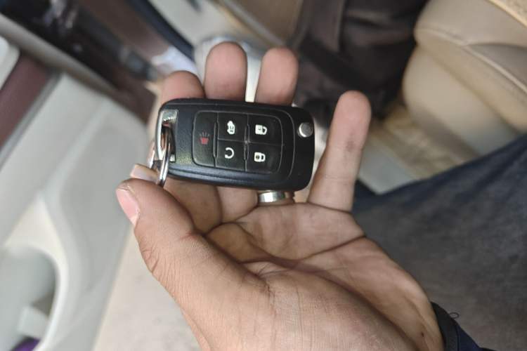 Used Buick GL8 2018 28T Luxury Model China VI Standard
