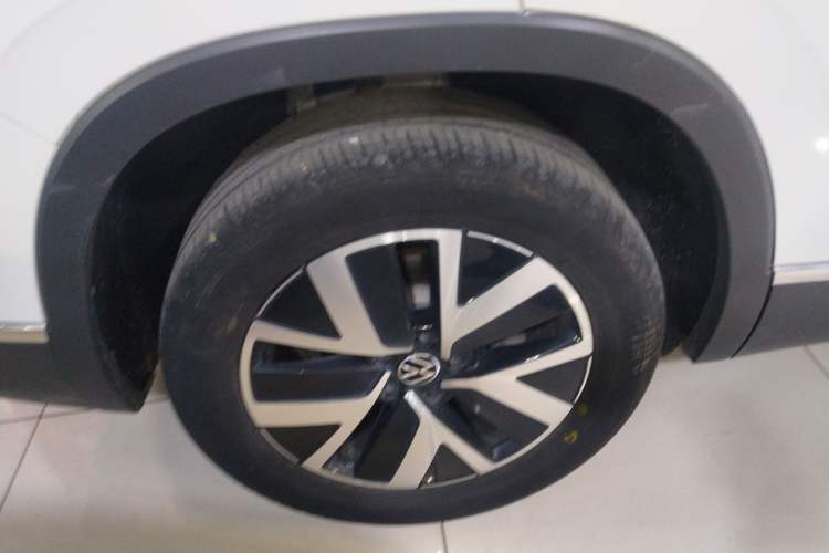 Used Volkswagen Tayron 2023 300TSI Two-Wheel-Drive Luxury Plus Advanced Edition