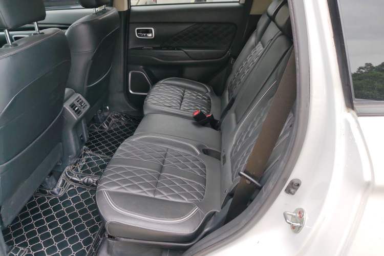 Used Mitsubishi Outlander 2021 Revised Version 2.0L Two-Wheel Drive Enjoyment Edition 5 Seats