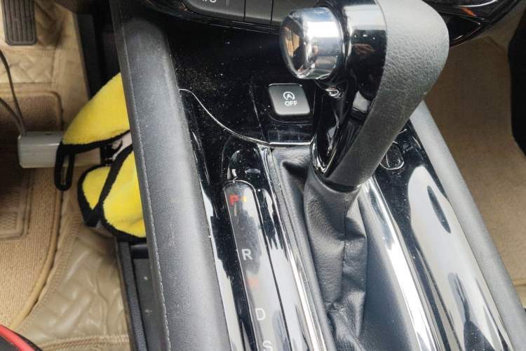 Used Honda Vezel 2020 1.5L CVT Pioneer Edition Gear Lever