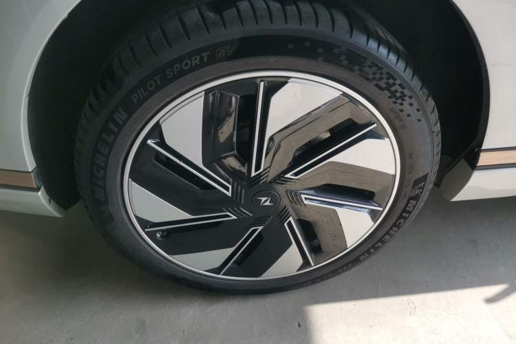 Used Dongfeng eπ eπ008 2025 210 Ultra LikeYi Edition 5-Seater