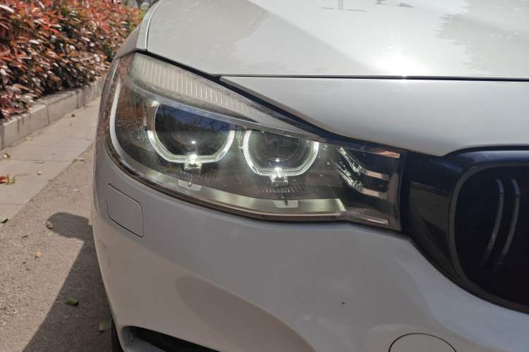 Used BMW 3 Series GT 2013 320i Sport Design Package Right Front Headlight
