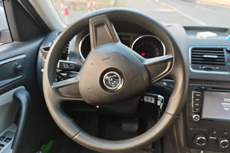 Used Skoda Yeti 2016 1.4TSI DSG Advanced Edition Steering Wheel