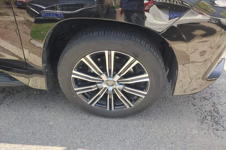 Used Lexus LX 2017 570 Prestige Luxury Edition Right Front Wheel Hub