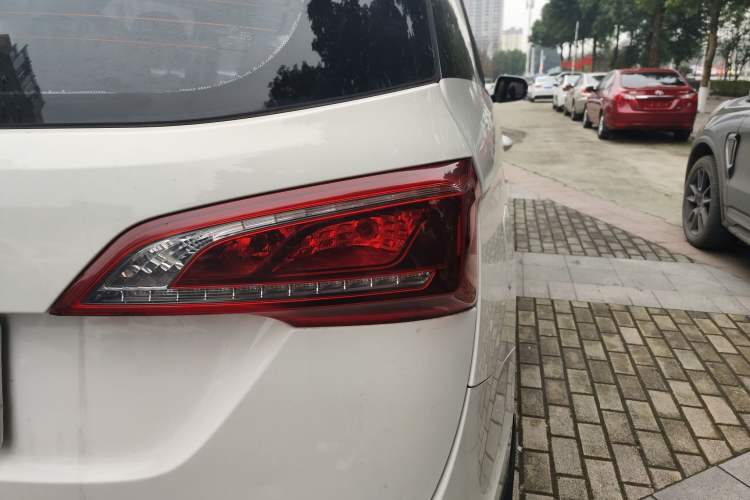 Used Baojun 730 2021 1.5L Manual Fashion Version 7 Seats Exterior 6