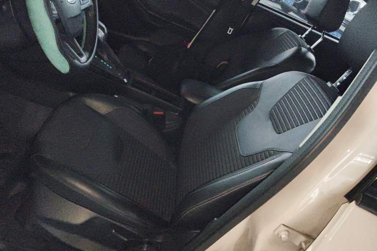 Used Ford Focus 2018 Hatchback Classic 1.6L Automatic Trendy SmartDrive Edition Left Front Seat