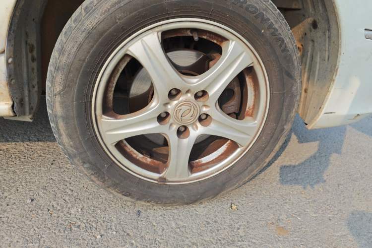 Used Dongfeng Shuaike 2014 1.6L Manual Comfort 7-Seater China IV Standard