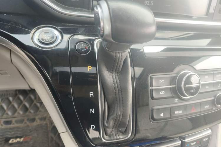 Used GAC Trumpchi M8 2018 320T Luxury Edition
