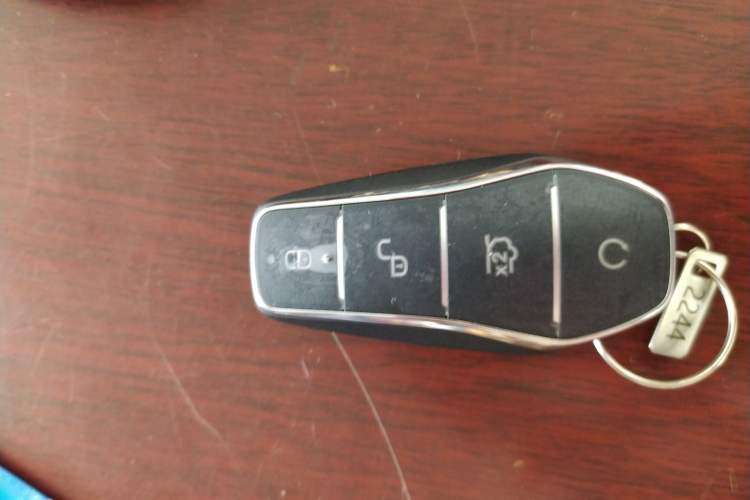 Used BYD Yuan UP 2025 Model 301KM Leading Version Vehicle Key