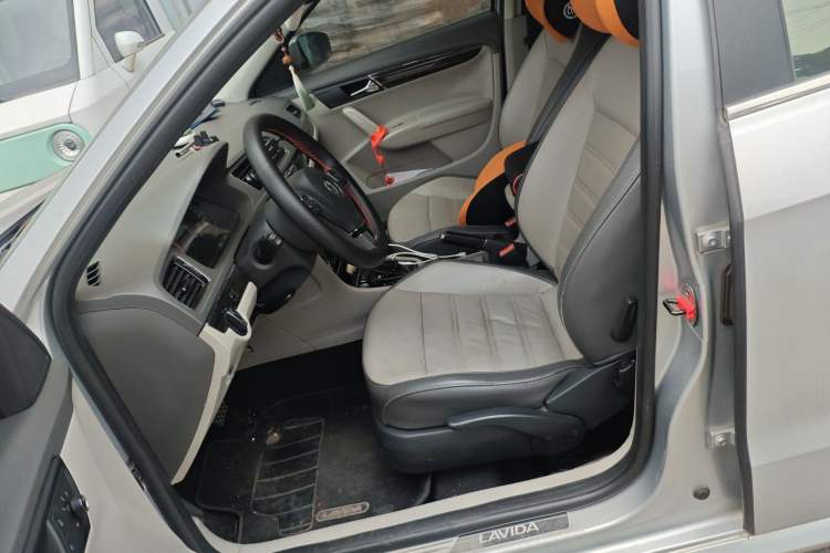 Used Volkswagen Gran Lavida 2014 1.4TSI Automatic 30th Anniversary Edition