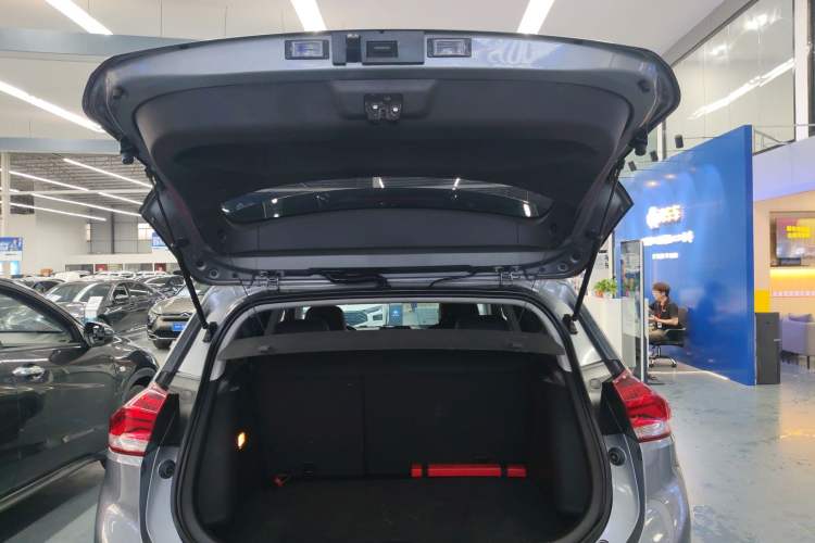 Used Chevrolet Trax 2021 Redline 335T CVT Top-Tier Model China VI Standard
