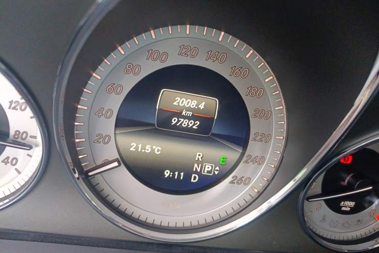 Used Mercedes-Benz GLK-Class 2013 GLK 300 4MATIC Dynamic Sunroof Model
