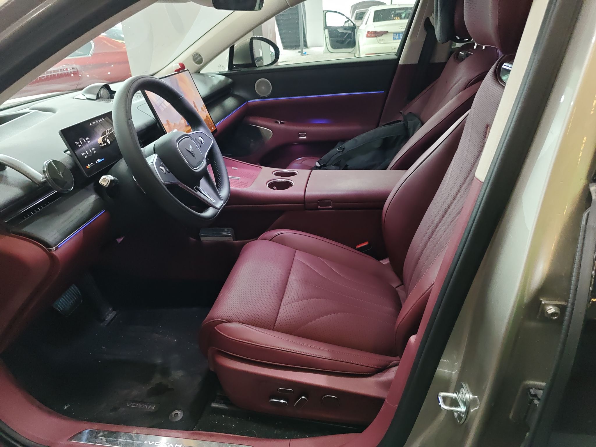 Переднее сиденье в автомобиле