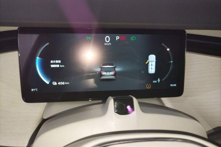 Used Volvo EM90 2025 Ultra Six-Seater