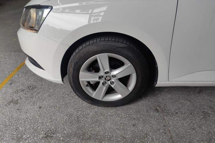 Used Skoda Fabia 2017 1.4L Automatic Car Enjoy Edition
