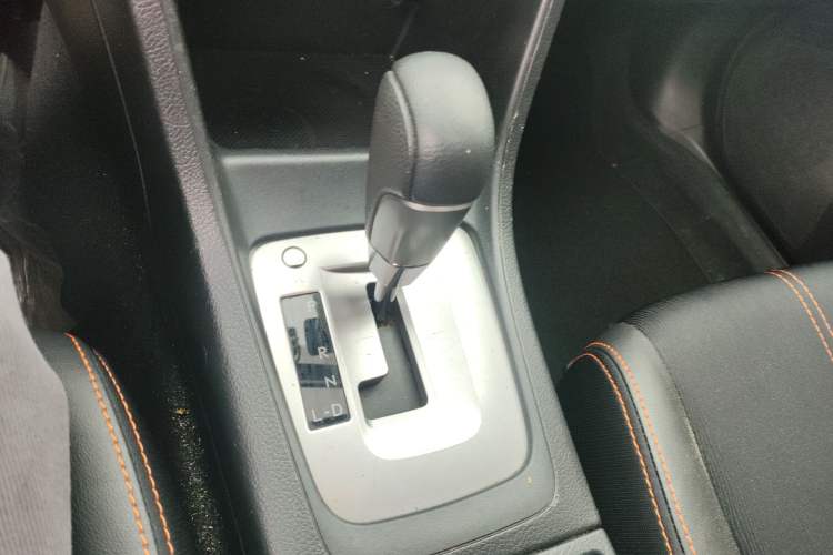 Used Subaru XV 2014 2.0i Comfort Edition Gear Lever