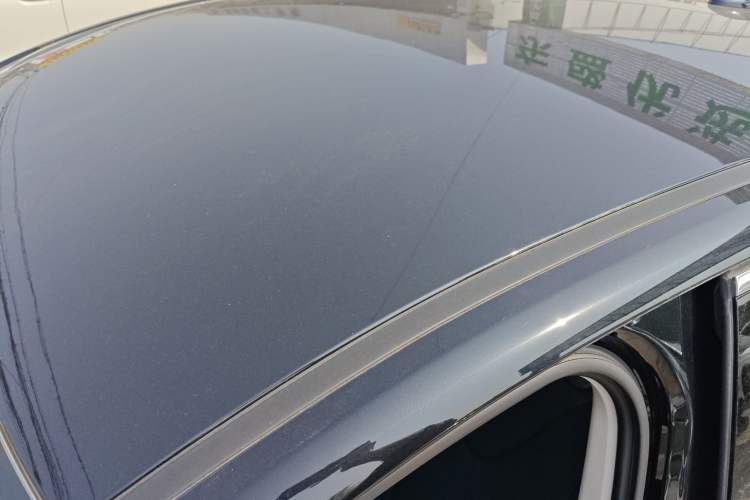 Used Hongqi E-QM5 2022 431 km Charge & Enjoy Edition Roof