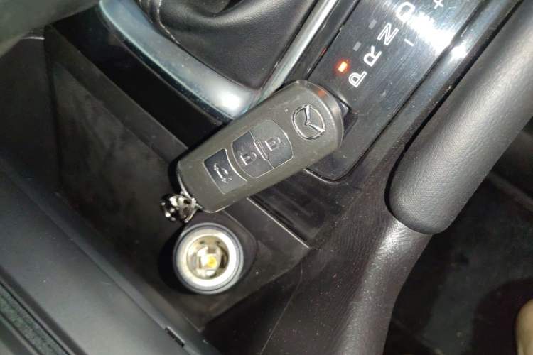 Used Mazda 3 Axela 2017 Sedan 1.5L Automatic Luxury Model Emission Standard China V Vehicle Key