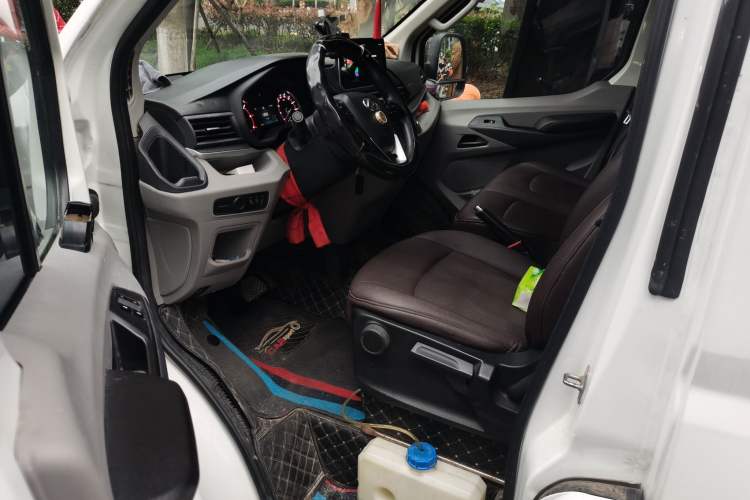 Used SAIC MAXUS Xintu V90 
