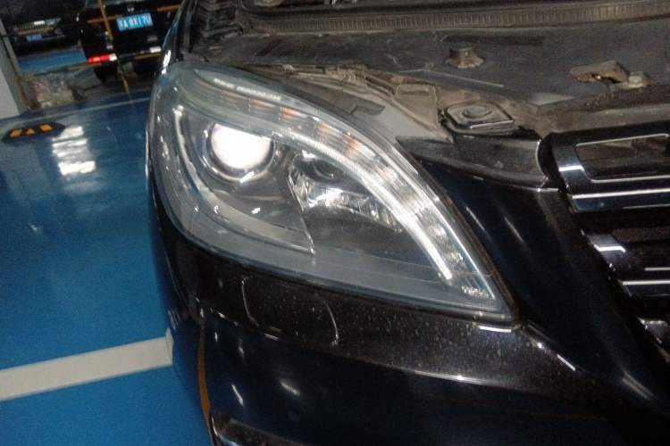 Used Mercedes-Benz M-Class 2014 ML 320 4MATIC Right Front Headlight