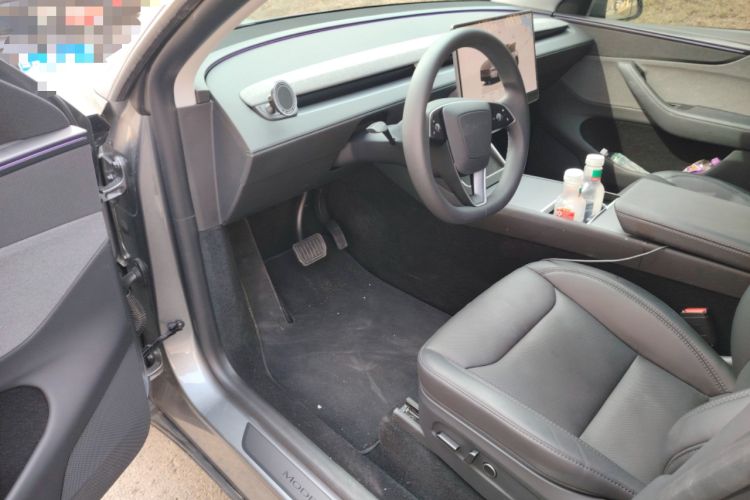 Used Tesla Model Y 2025 Rear-Wheel-Drive Version