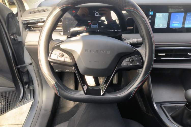 Used Roewe i5 2023 1.5L Manual Comfort Edition
