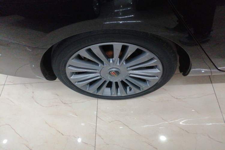 Used Hongqi H5 2020 1.8T Automatic Smart Connect Flagship Edition Right Rear Wheel Hub