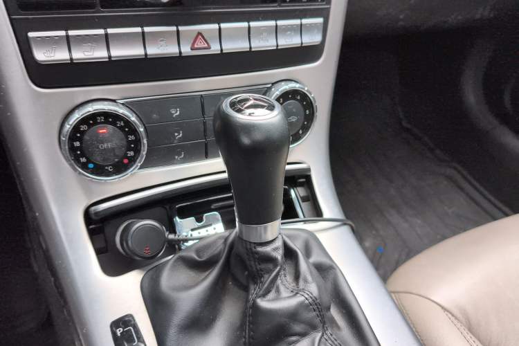 Used Mercedes-Benz SLK-Class 2011 SLK 200 Fashion Model