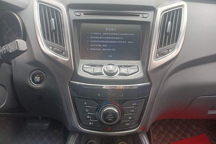 Used CHANGAN CS75 2016 1.8T Automatic Elite Model China IV Standard Audio And AC Panel