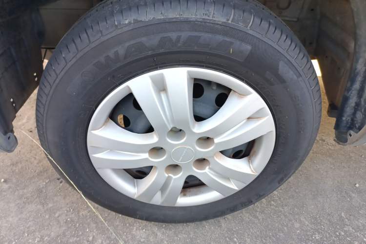 Used FORTHING Lingzhi 2022 M5L 1.6L Utility Model 7 Seats
