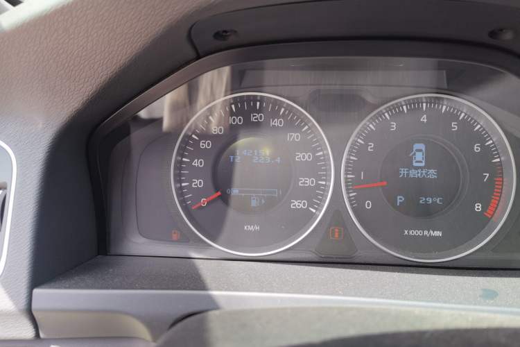 Used Volvo S60 2013 T5 Zhiya Edition Odometer Close Up