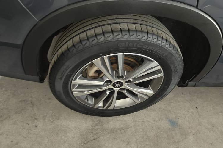 Used BYD Song Pro 2019 1.5T Automatic Elite Edition Right Rear Wheel Hub